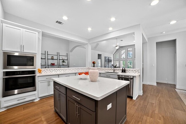 Building Photo - 1904 Woolsey Wy