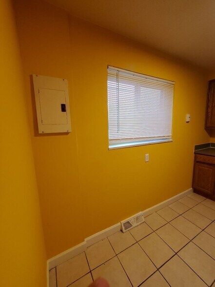 Building Photo - 23755 Banbury Cir