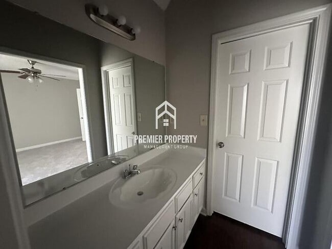 Building Photo - 7172 Ransdorp Dr