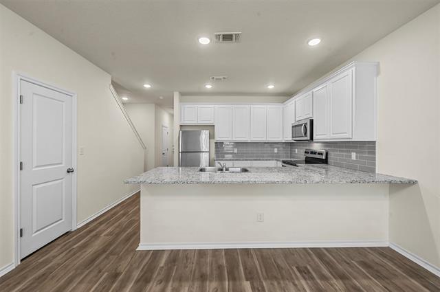Building Photo - 105 4th St