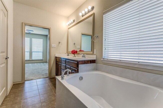 Building Photo - Great 3 Bdrm 2 Bath Home w Study in Argyle Tx