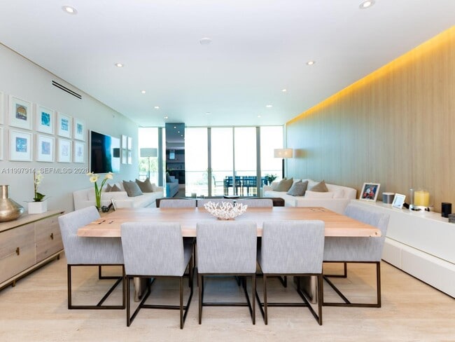 Building Photo - 360 Ocean Dr