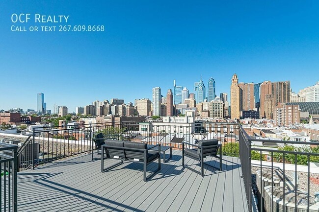 Building Photo - The Royal Theater Apartment Homes on South...