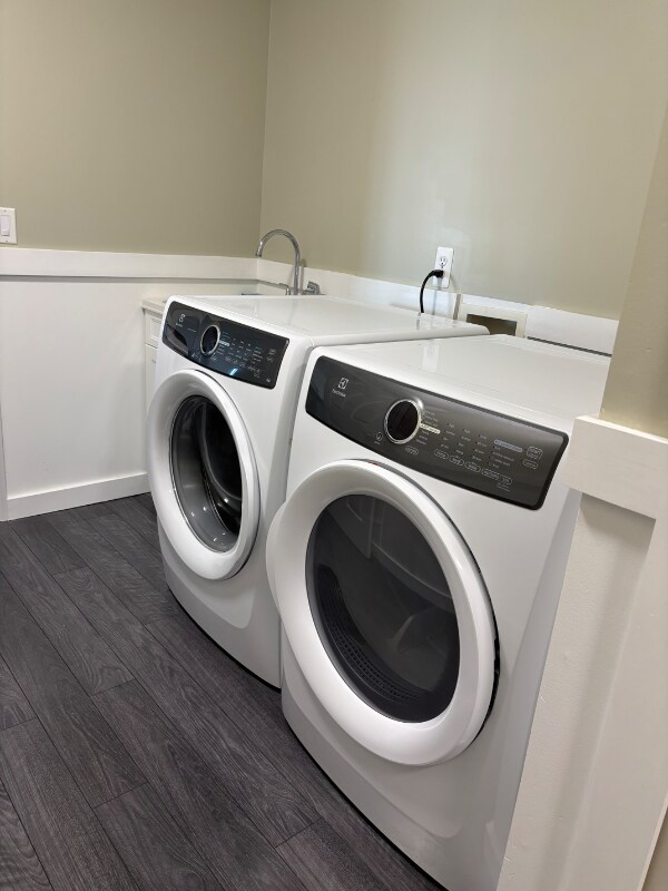 Building Photo - 1 Adler Park Dr W