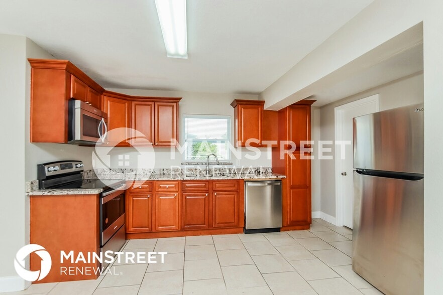 Building Photo - 2644 Sadler Ln