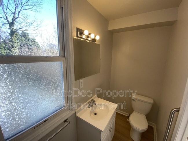 Building Photo - 511 Willis St