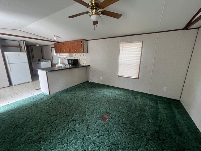 Building Photo - Charming 2 Bedroom Mobile Home in McAlpin