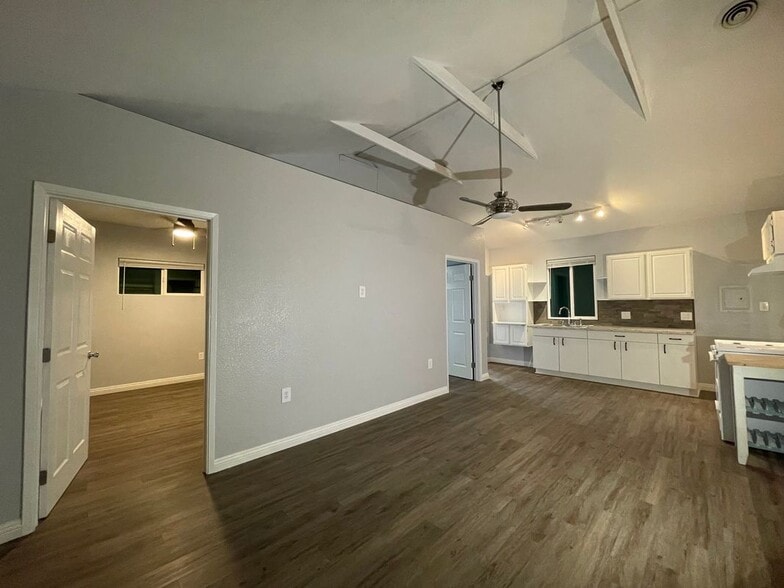 Building Photo - 9223 Ramona Ave