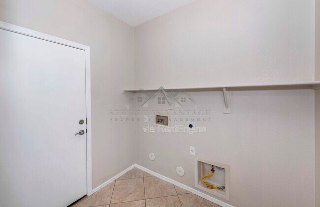 Building Photo - 618 E Payton Cir