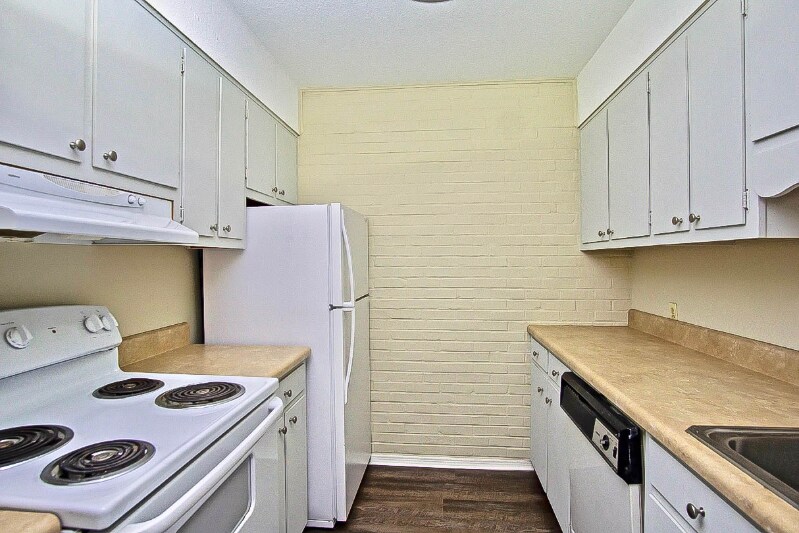 Building Photo - 240 Harmon Ave