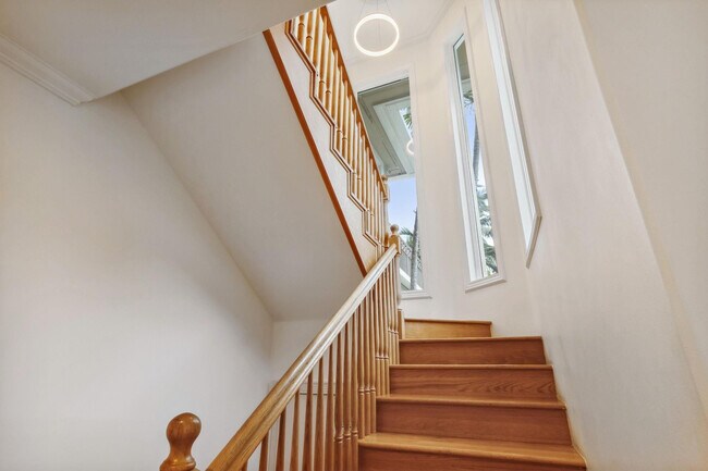 Building Photo - 3301 NE 16th St