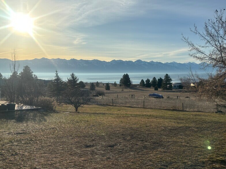 Building Photo - 41159 Sunnyview Loop