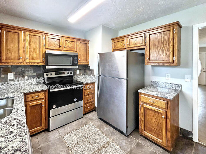 Building Photo - 405 Pleasant Run Rd