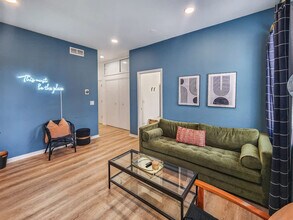 Building Photo - 1411 W Grand Ave