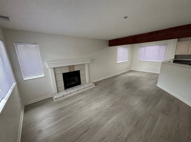 Building Photo - 650 Walden Cir