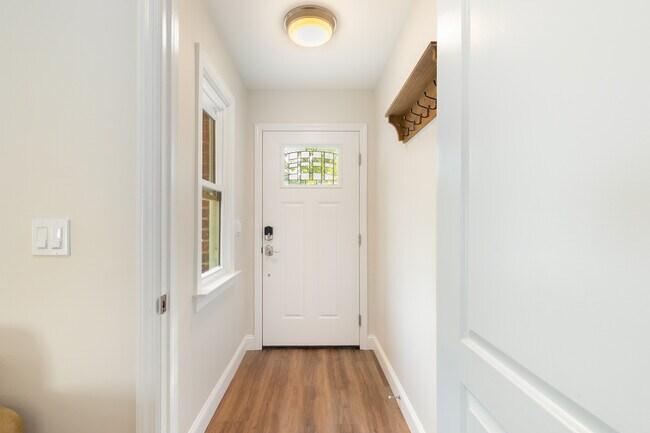 Building Photo - 165 Byrne Ave