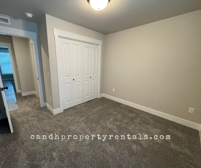 Building Photo - 6077 Northstead Ave