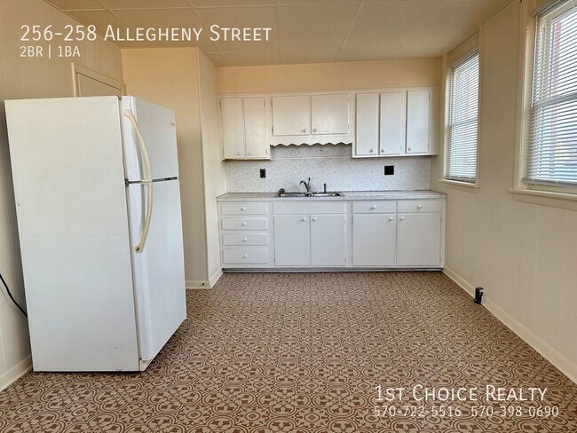 Primary Photo - 2 bedroom apartment with HEAT INCLUDED!
