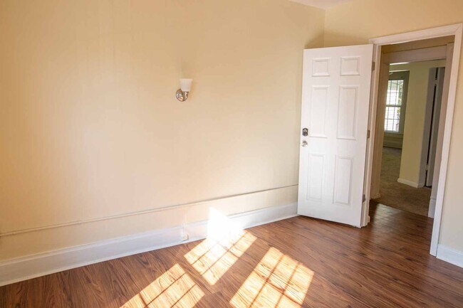 Building Photo - 30 E Maynard Ave