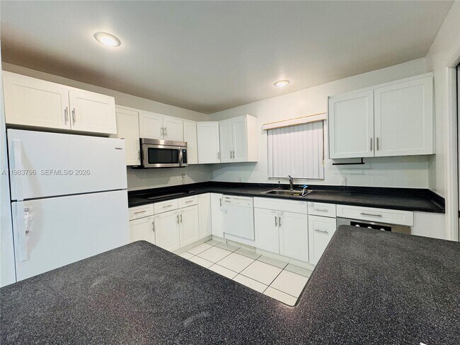 Building Photo - 65 Bentley Dr