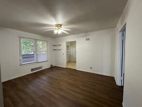 Building Photo - SIND226