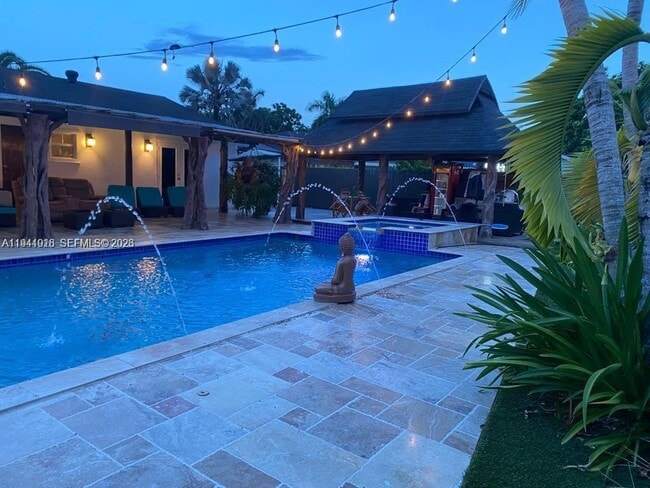 Building Photo - 4872 SW 140th Ave