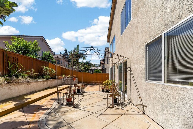 Building Photo - 10009 Kika Ct