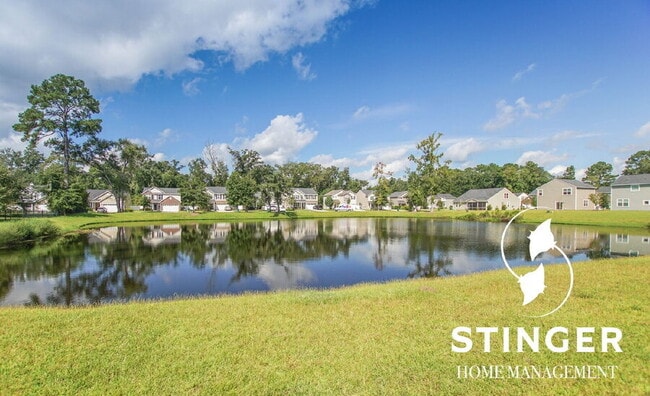 Building Photo - 108 Saluda Way