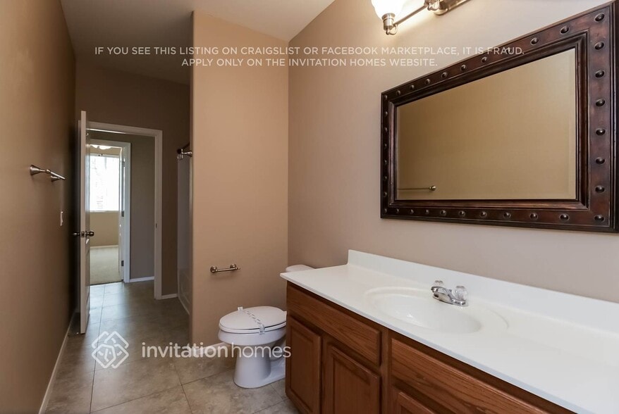 Building Photo - 4962 E Longhorn St