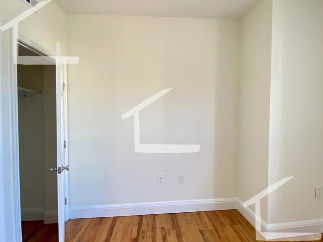 Building Photo - Spacious 2BR Allston Listing!
