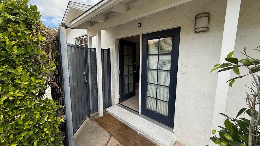 Building Photo - 634 S Camino Real
