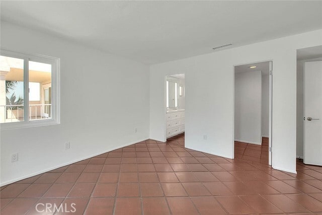 Building Photo - 310 Bayview Dr