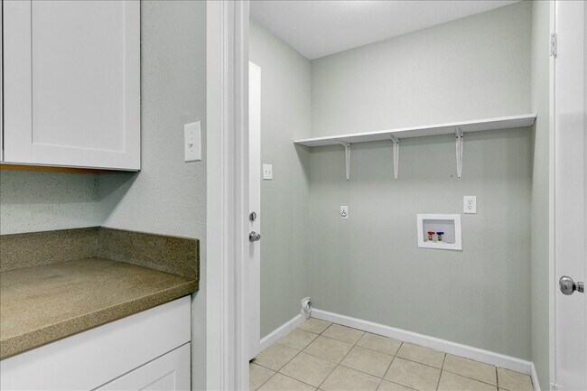 Building Photo - 968 Park Meadow Dr