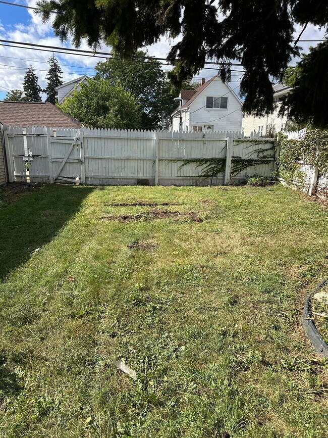 Building Photo - 208 27th Ave