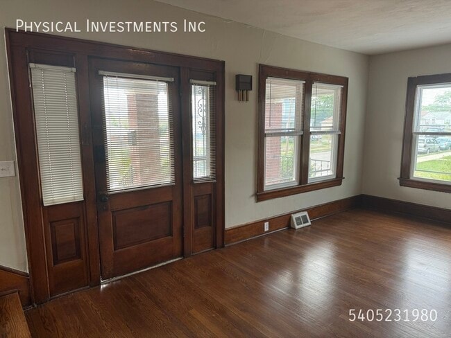 Building Photo - 1729 Moorman Ave NW