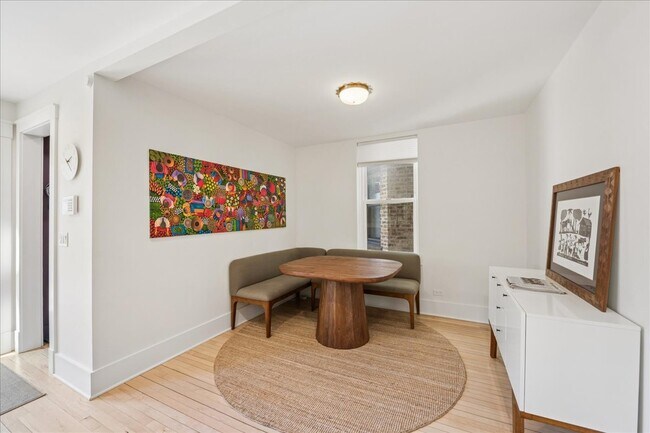 Building Photo - 4912 N Winchester Ave