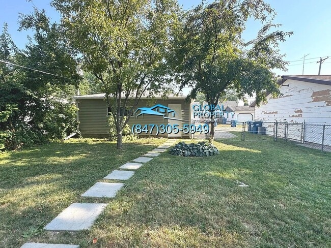 Building Photo - 5 Bedroom Home For Rent in Kankakee