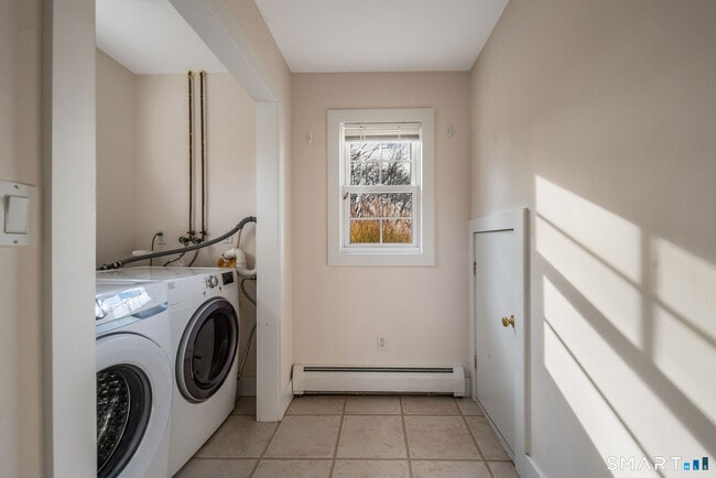 Building Photo - 90 Boston Post Rd