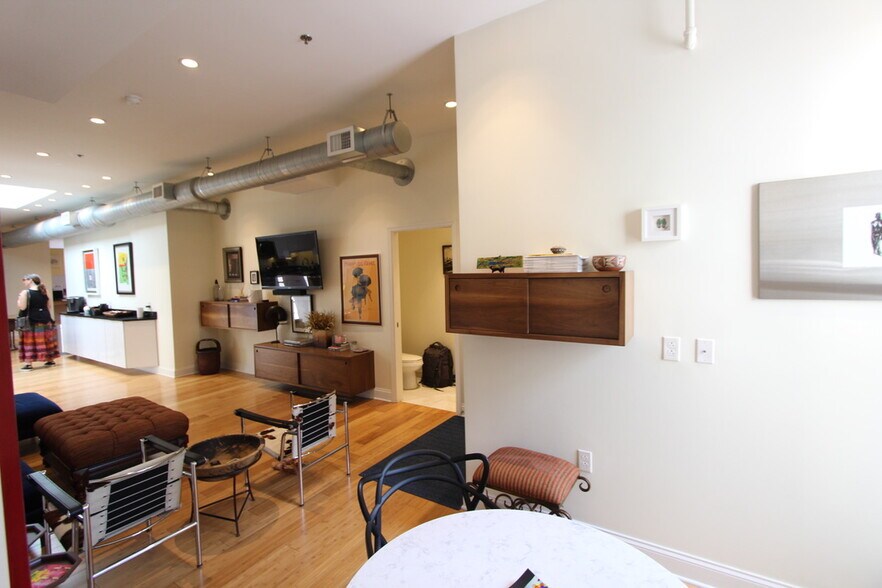 Office - 139 7th St