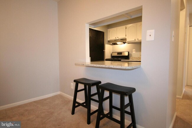 Building Photo - 5900 Cove Landing Rd