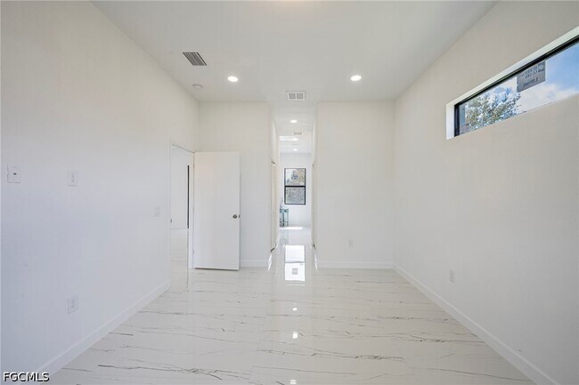Building Photo - 2604 73rd St W