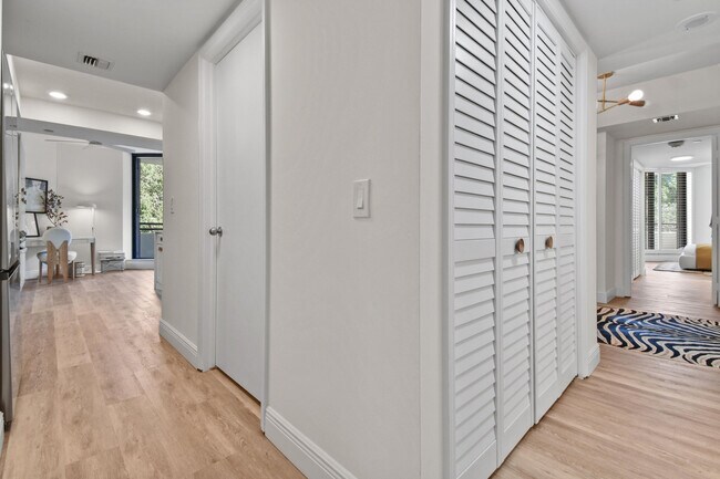 Building Photo - 3322 Casseekey Island Rd