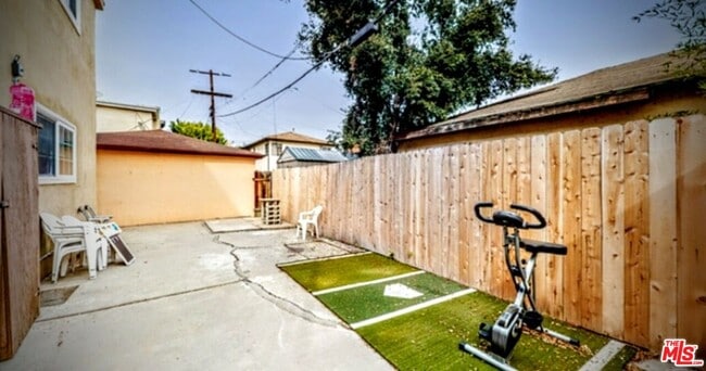 Building Photo - 3740 Veteran Ave