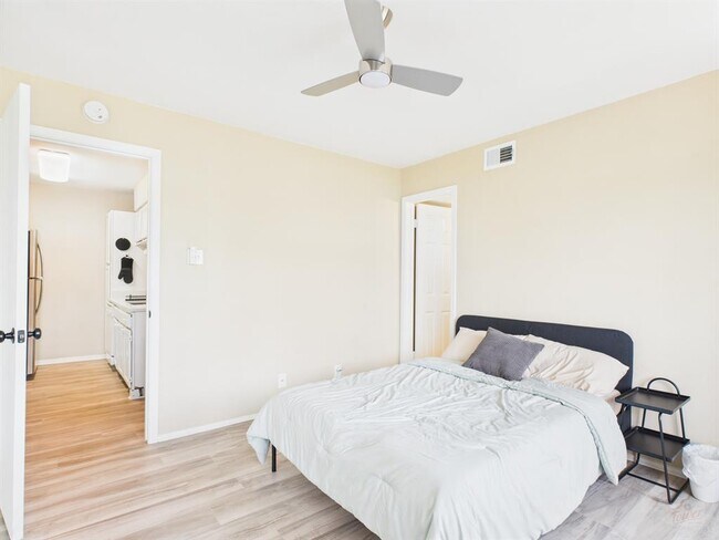 Building Photo - 3115 Helms St