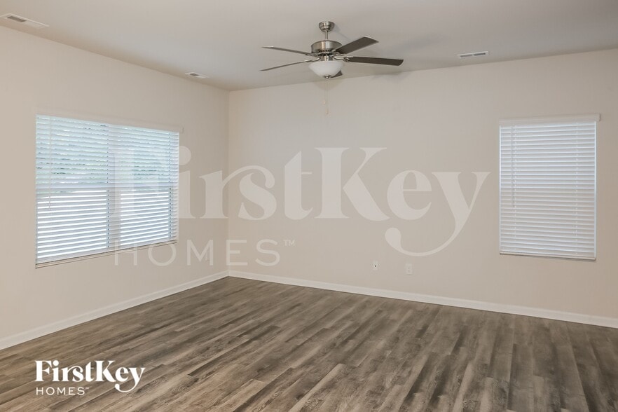 Building Photo - 9534 Hamel St