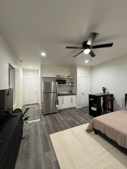 Interior Photo - Bellaire Lofts