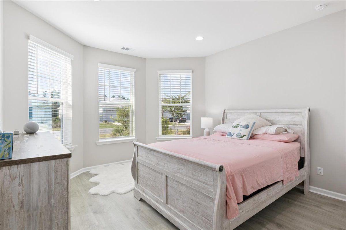 Building Photo - 731 Harborside Dr