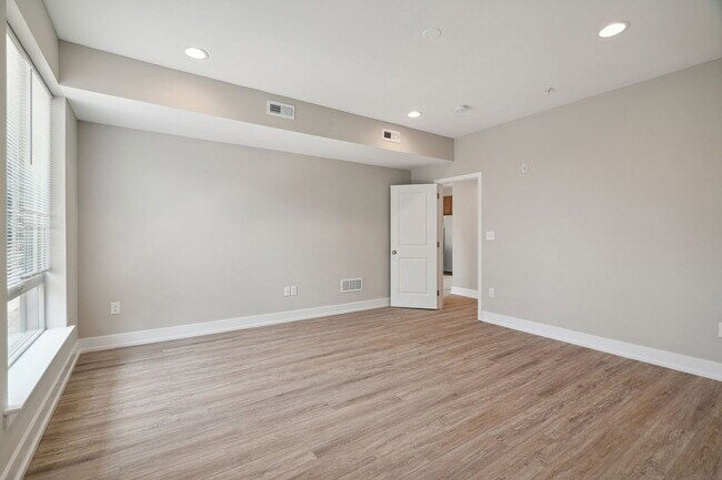 Building Photo - 2612 Annin St
