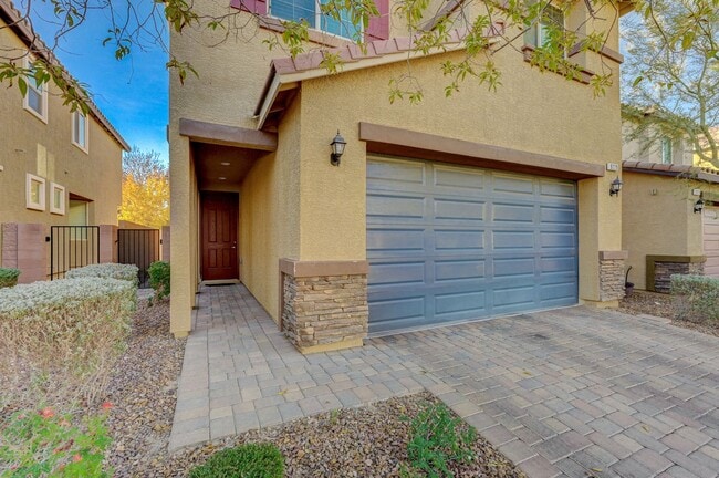 Building Photo - Beautifu 2 Story 4 bedrooms 2.5 baths located in Mountain Edge Southwest