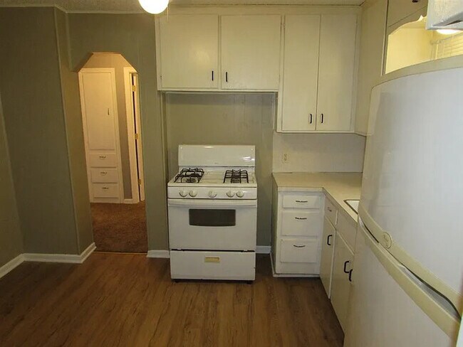 Building Photo - 2 bed 1 bath Home for rent